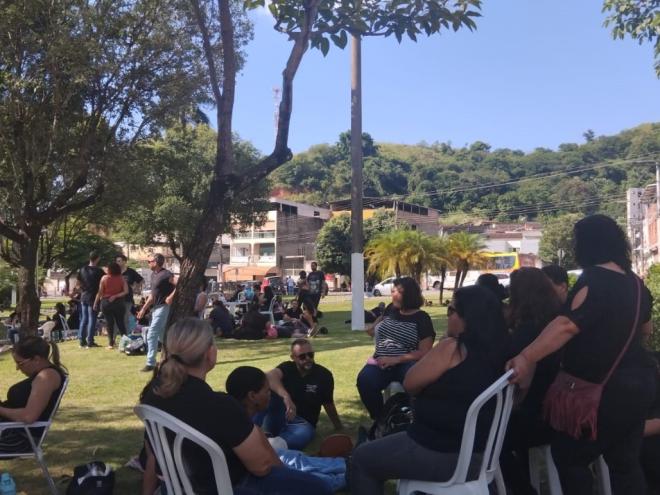 O movimento grevista tem como principal reivindicação o reajuste salarial, com ênfase na situação de servidores que recebem abaixo do salário mínimo