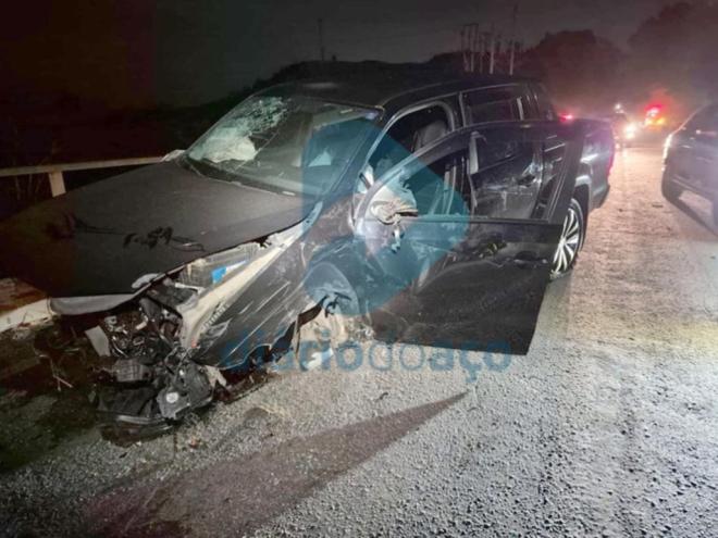 Depois de passar em bares em Ipatinga, cantor viajava para Caratinga, na companhia de um amigo, nessa VW Amarok