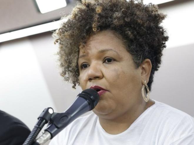 A dirigente do Sind-Ute, Denise de Paula Romano, comentou nesta terça-feira (28) a queda do secretário de Estado da Educação, Rossieli Soares, que estava há nove meses no cargo