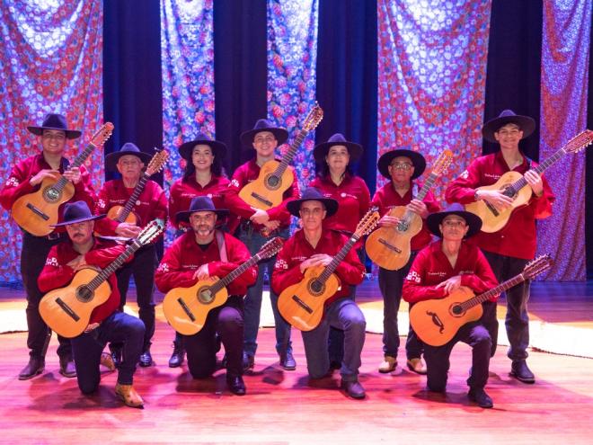 Coletivo de músicos busca promover a viola caipira, que é um dos símbolos da identidade cultural mineira