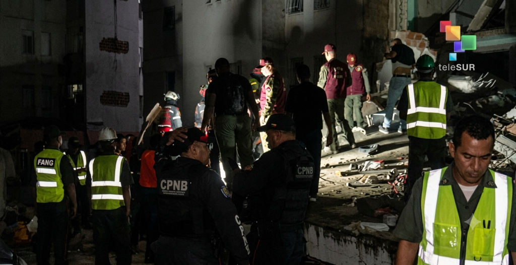 Equipes de resgate atuam em área de devastação causada por terremoto na Venezuela