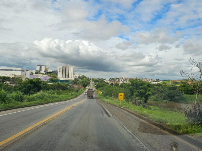 No projeto inicial era previsto apenas construção de terceiras faixas no trecho entre Belo Oriente e Governador Valadares