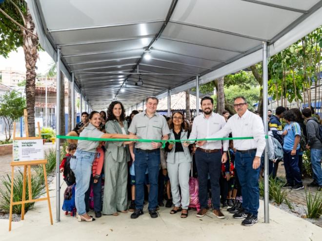 A escola foi a segunda contemplada pelo programa Voluntários em Ação. A iniciativa faz parte de um programa global do Grupo Techint