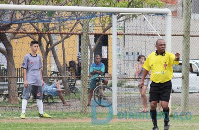 Árbitro do jogo Ailton Malta