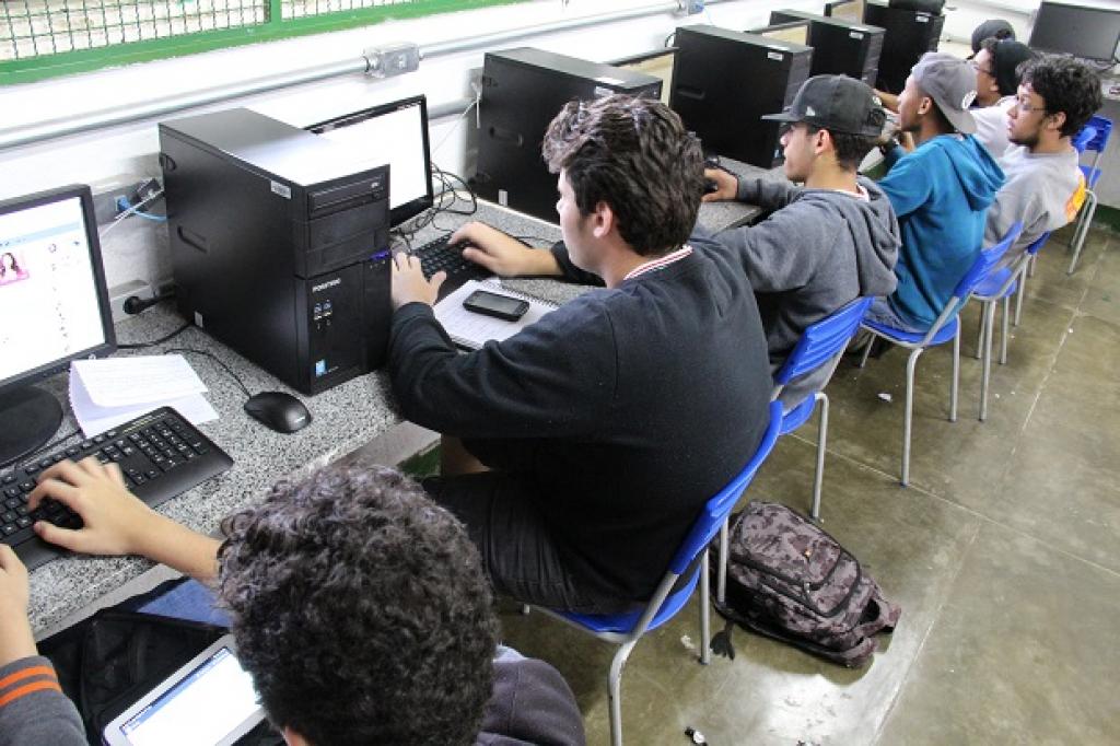 Os cursos da área de Informática estão entre os mais procurados no ensino profissionalizante