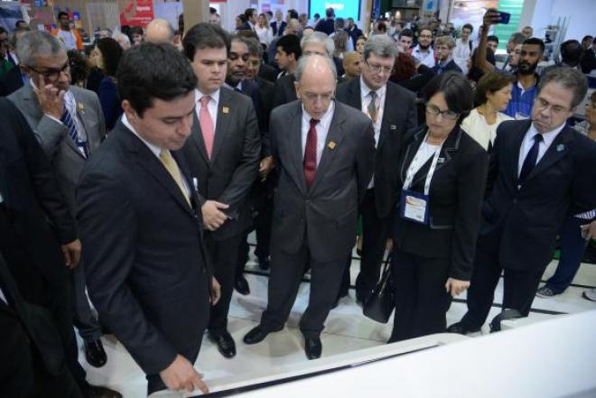 O presidente da Petrobras, Pedro Parente e o ministro de Minas e Energia, Fernando Coelho Filho visitam standa da Petrobras na feira Rio Oil & Gas 2016