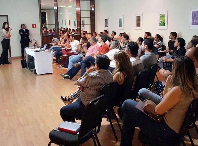 Empresários do centro de compras se reuniram nesta terça-feira, no hotel San Diego 