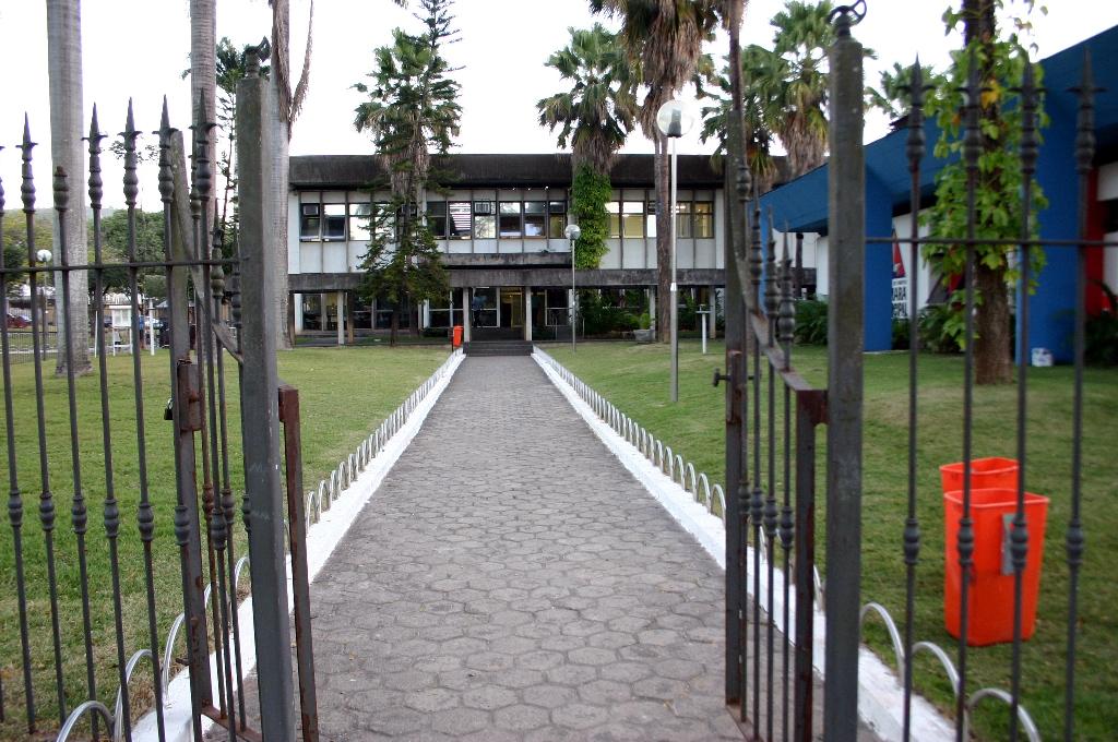 Servidores inativos prometeram seguir com vigília em a prefeitura