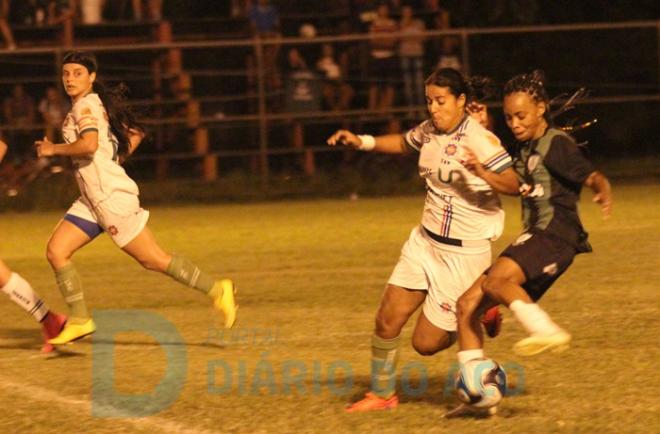 O desentendimento começou após o jogo, quando a atleta do América, Bruna Santos, foi em direção ao banco de reservas do Ipatinga e agrediu Kethleen Azevedo, treinadora do Ipatinga. 