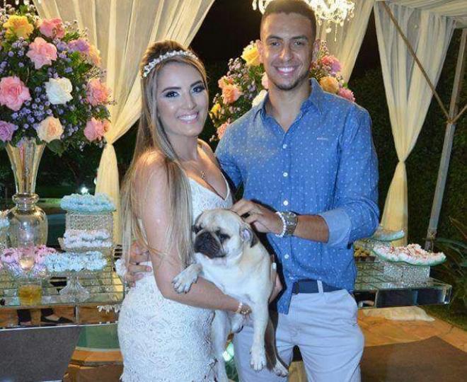 Amigos do casal contam que os jovens ficaram noivos em março deste ano