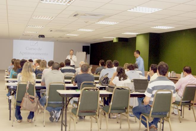 Médicos e enfermeiros da Unimed Vale do Aço participam de curso de Atenção Primária à Saúde