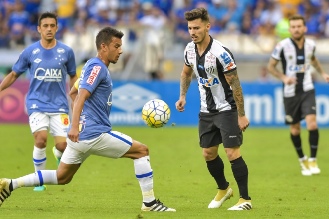 No final do segundo tempo Cruzeiro empatou o placar