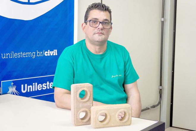 Fabrício Moura Dias é coordenador do curso de Engenharia Civil do Unileste