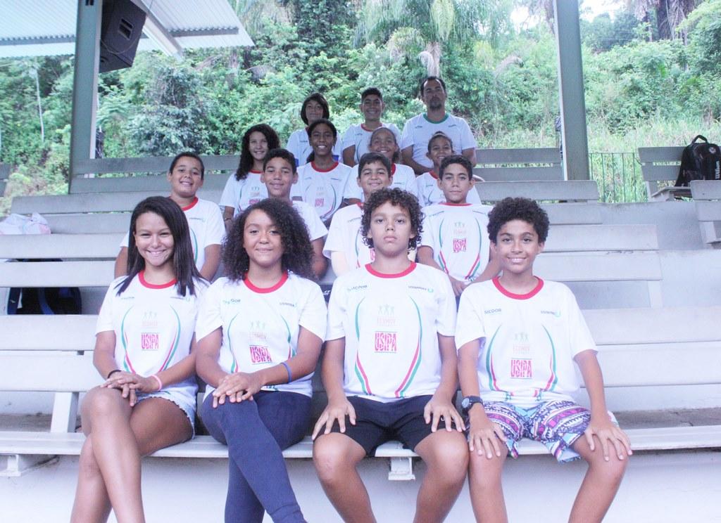 Equipe petiz de natação da Usipa