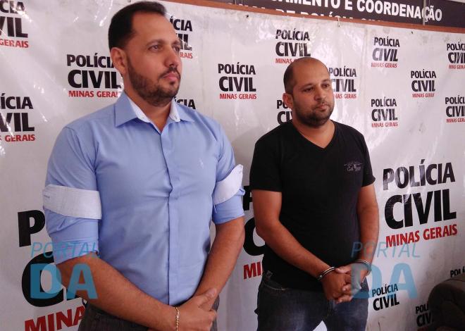 O delegado Rodrigo (E) apresentou na tarde desta sexta-feira, o acusado do crime em Belo Oriente 