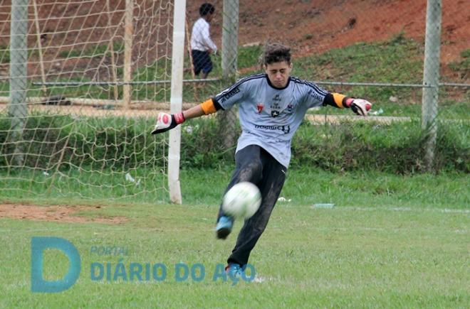 O Beira Rio confirmou, diante do Novo Cruzeiro, na manhã do sábado, 26, no campo do Planalto II, a vaga para decidir, com a Usipa, o título do Campeonato Ipatinguense Infantil.