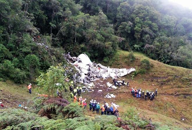 Avião caiu em local de difícil acesso perto da cidade de La Unión, a poucos minutos do local de destino, Medelim. 