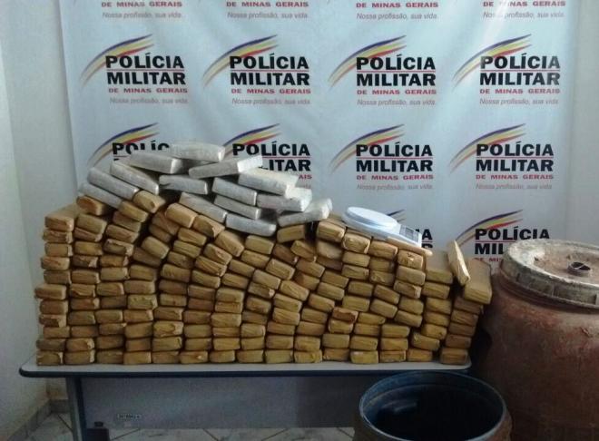 Droga estava escondida em tambores, no Córrego do Lage