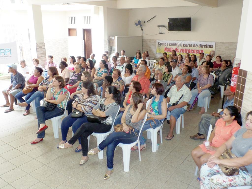 Reunião om servidores aposentados serviu para esclarecer dúvidas e o andamento do processo