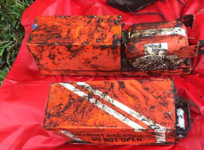 Caixas pretas foram encontradas sem nenhum dano, os equipamentos serão analisados pelas autoridades aeronáuticas da Colômbia
