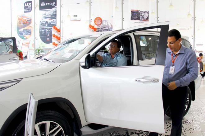 SW4 ganhou mais itens de segurança, assim como a Hilux