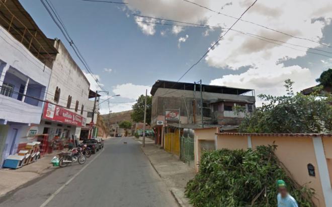  O assalto aconteceu em um estabelecimento comercial localizado nesta avenida, no Limoeiro, em Ipatinga