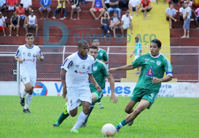 Juniores do Palmeiras e do União do Leste abriu a tarde de decisões do Campeonato Acesitano