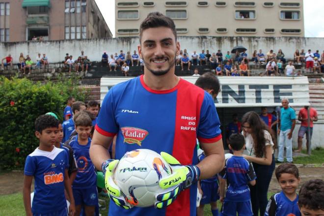 tradicional jogo beneficente entre os Amigos do Rafael (goleiro do Cruzeiro) x Amigos do Danilo (agora jogador do Atlético)