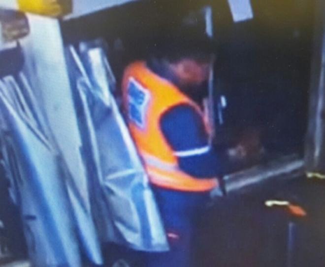 Funcionário é flagrado quando cometia o crime