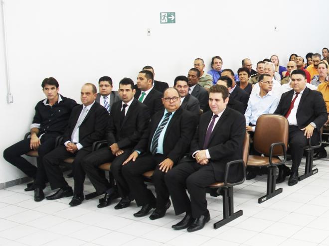 Em Coronel Fabriciano tomam posse o prefeito Marcos Vinicius, o vice-prefeito José Gregório e mais 17 vereadores