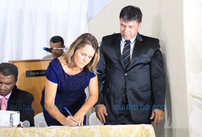 Luzia do Kim é a primeira mulher eleita para o cargo de chefe do Executivo, em Santana do Paraíso