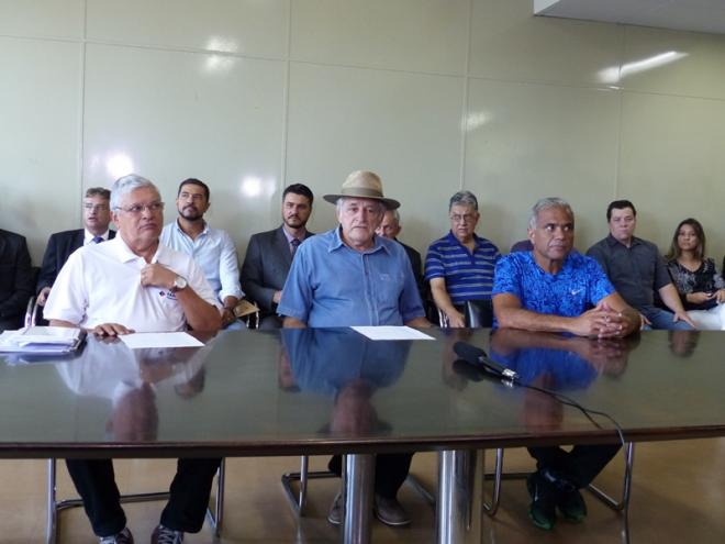 Quintão anunciou nova equipe, juntamente com o vice-prefeito Jésus Nascimento e o presidente da Câmara Municipal de Ipatinga, Nardyello Rocha (PMDB)