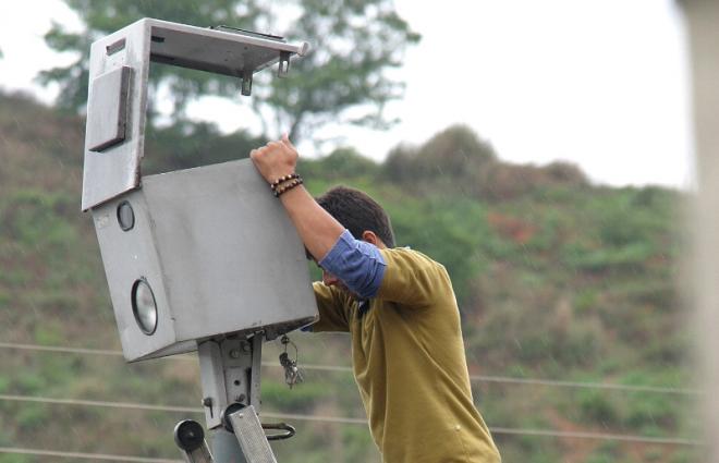 Dois radares foram instalados em trecho da MG-129, em Itabira