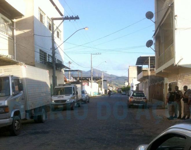 O crime aconteceu nessa rua, a Jacaraípe, no bairro Giovannini 