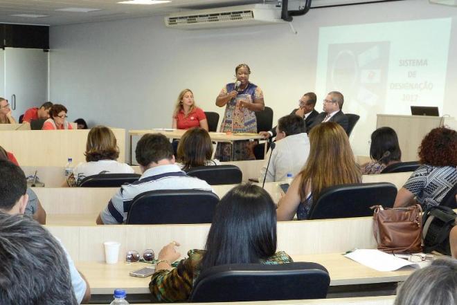 A secretária Macaé Evaristo destacou a importância da participação dos profissionais da educação na construção do processo