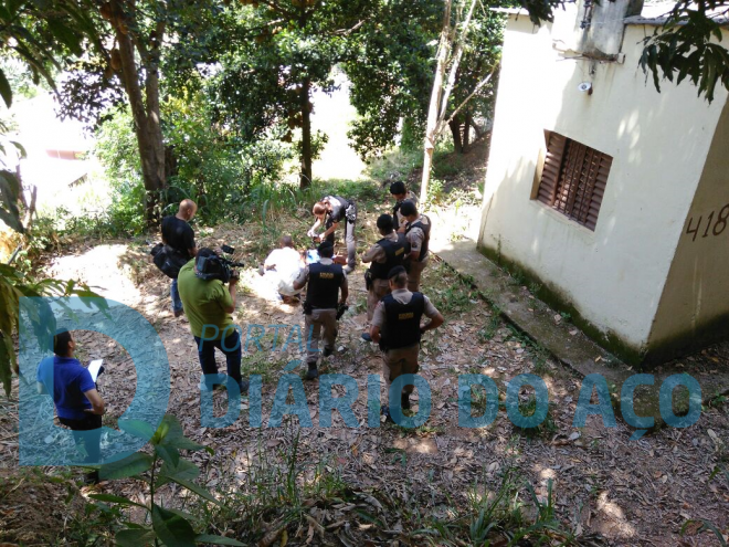Adolescente foi executado a tiros no quintal de uma casa abandonada, em Coronel Fabriciano 