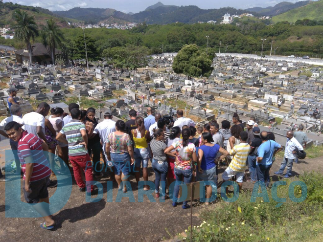 Corpo de Paulo Sérgio foi sepultado no cemitério Jardim da Saudade, em Timóteo 