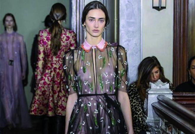 A leveza da moda de Valentino