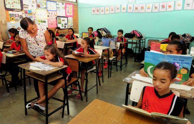 O candidato que obtiver êxito na designação será informado sobre a escola, o dia e o horário no qual deverá se apresentar