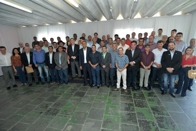 A assinatura ocorreu durante a realização do seminário “Minas Gerais contra a Febre Amarela”, que reuniu 37 prefeitos da região em Teófilo Otoni