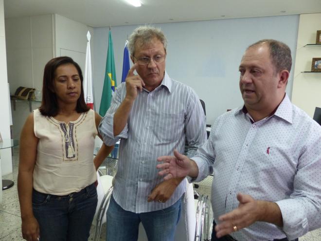 Eunice Silva Silveira, César Luz e Geraldo Hilário Torres durante coletiva