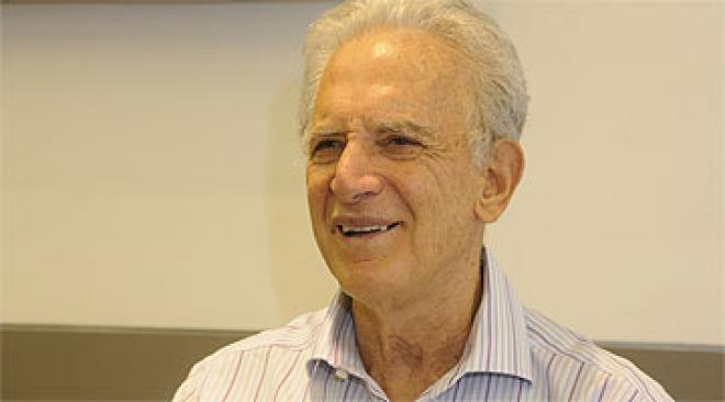 Carlos Alberto Silva ganhou notoriedade nacional em 1978, quando conquistou o Campeonato Brasileiro como treinador com o Guarani, de Campinas. Depois trilhou carreira pelos maiores clubes do Brasil.