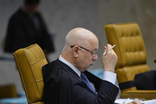 O ministro do Supremo Tribunal Federal (STF) Teori Zavascki morreu nesta quinta-feira (19) em um acidente aéreo 