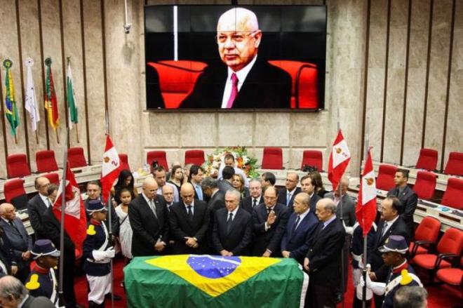 O presidente Michel Temer afirmou durante o velório do ministro Teori Zavascki, do Supremo Tribunal Federal, que só vai indicar um sucessor para o cargo depois que a corte determinar novo relator para os processos da Operação Lava Jato que tramitam no Supremo