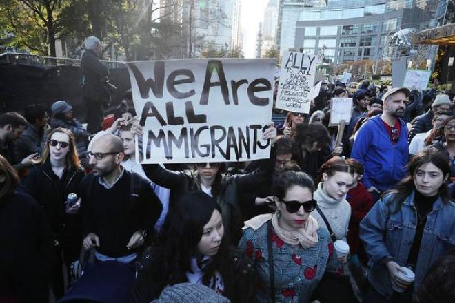 Imigrantes participam de protestos em Nova York 