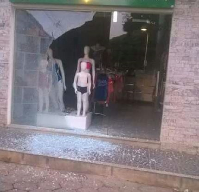 Lojas próximas também ficarm destruídas