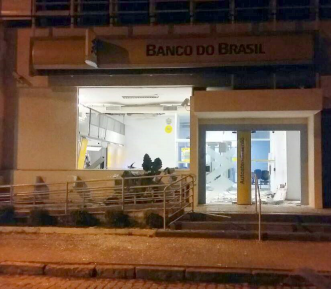 A agência do Banco do Brasil sofreu danos estruturais