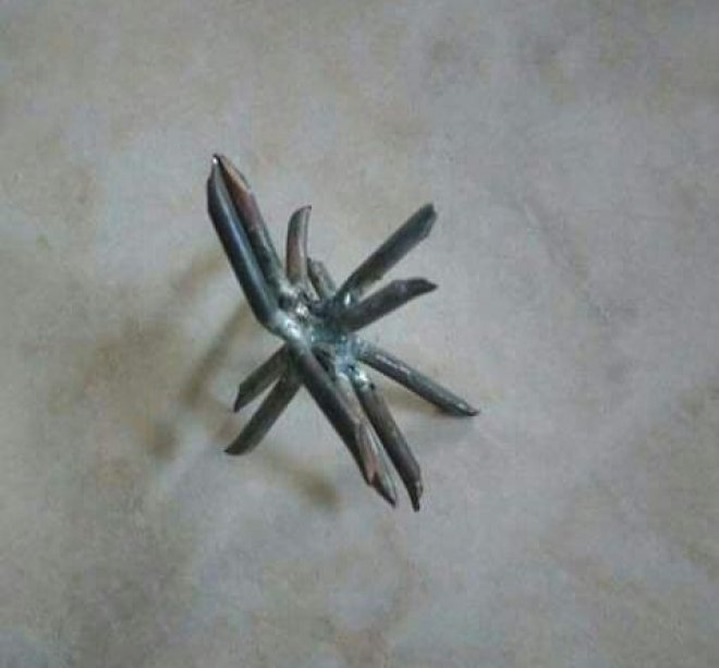 Bandidos espalharam grampos para evitar perseguição