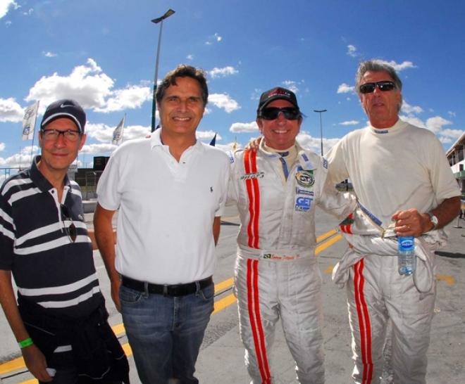 Alex Dias Ribeiro com Piquet e os irmãos Emerson e Wilsinho Fittipaldi