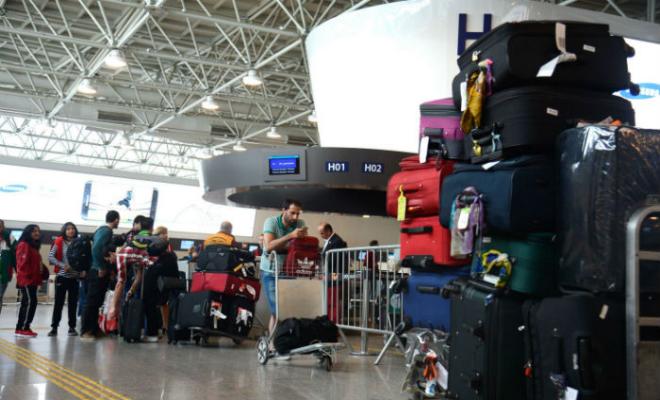 Com as novas regras, as companhias aéreas não terão mais que oferecer obrigatoriamente uma franquia de bagagens aos passageiros